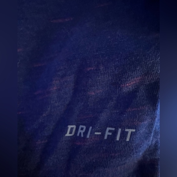 Nike Dri-Fit Cropped Tee - Picture 4 of 4